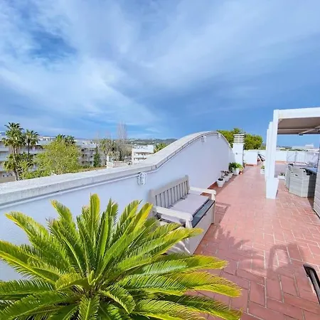Apartment Penthouse With 95m2 Solarium, Pool And Seaview Thehavenescape *