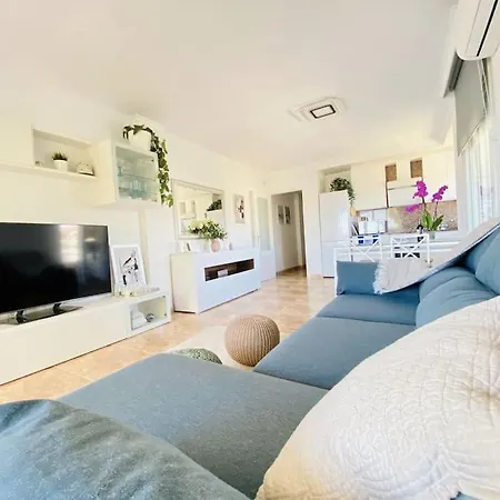 Penthouse With 95m2 Solarium, Pool And Seaview Thehavenescape Apartment