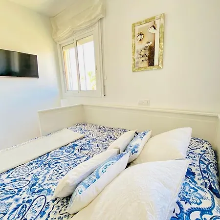 Penthouse With 95m2 Solarium, Pool And Seaview Thehavenescape Apartment *