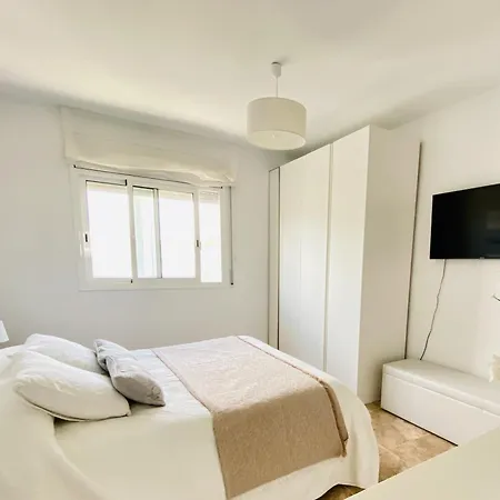 Apartment Penthouse With 95m2 Solarium, Pool And Seaview Thehavenescape