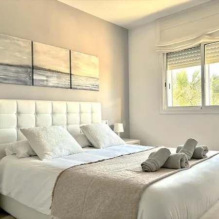 Apartment Penthouse With 95m2 Solarium, Pool And Seaview Thehavenescape *